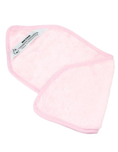 Detalle de la toalla desmaquilladora rosa Beter Cleansing Experience