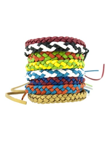 Pulseras de cuero trenzado en colores ajustables para protección contra mosquitos.