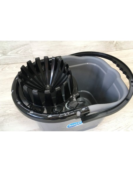 CUBO ESCURRIDOR KOZZI CON RUEDAS 15 LITROS