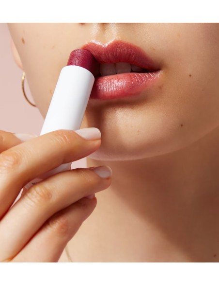Protector labial con aceites naturales e hidratación intensa 24 horas.