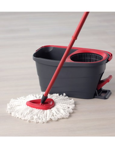 Set de limpieza Vileda Turbo Smart con cubo de pedal y fregona.