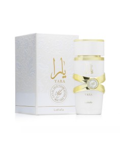 Frasco de Lattafa Yara Moi Eau de Parfum de 100 ml en tono blanco y dorado. 2