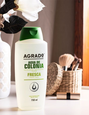 Colonia Agrado aroma clásico duradero formato 750ml