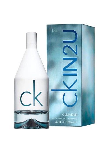 Frasco blanco y estuche azul de CK IN2U Man Eau de Toilette 100 ml