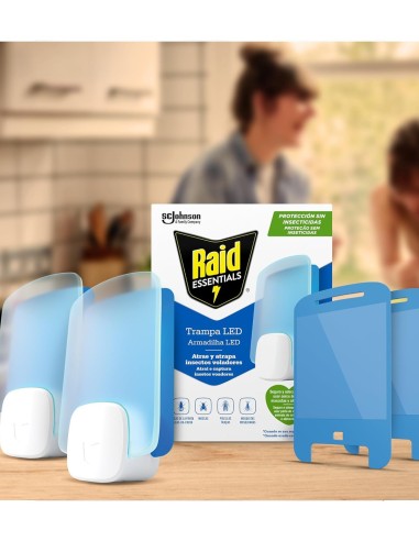 Raid Essentials: aparato trampa LED luz azul para insectos con recambio.