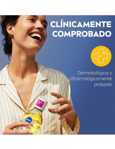 Botella de agua micelar Nivea que limpia e ilumina la piel del rostro.