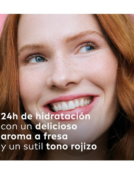 LIPOSAN protector labial brillo y color fresa.