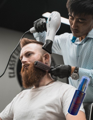 Aceite de barba en spray para cuidado facial.