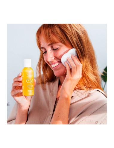 Tónico Ziaja con Vitamina C y Niacinamida.