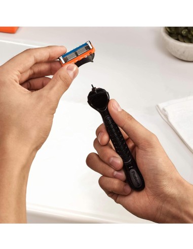 Cuchillas afeitado precisión Gillette Fusion.