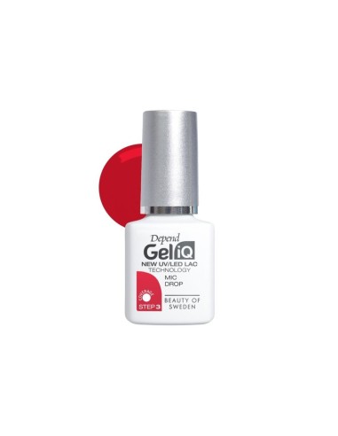Frasco frontal de esmalte de uñas Gel iQ en el tono rojo intenso Mic Drop de Beter