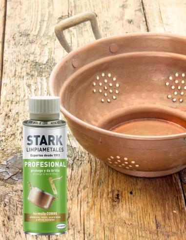 Líquido Stark para abrillantar y proteger aluminio, cobre y acero inoxidable.