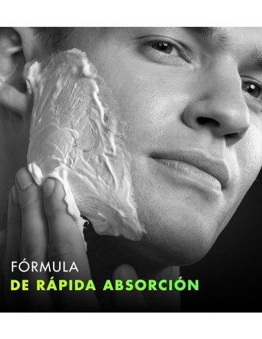 Espuma de afeitar Gillette Labs rápido aclarado con Vitamina B3.
