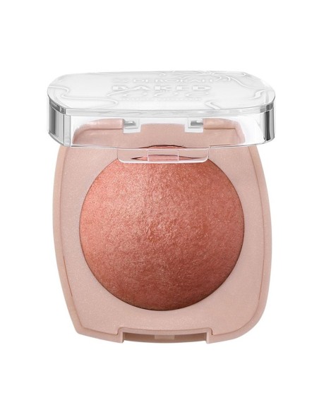 Acabado bronceado luminoso efecto blush lighter.