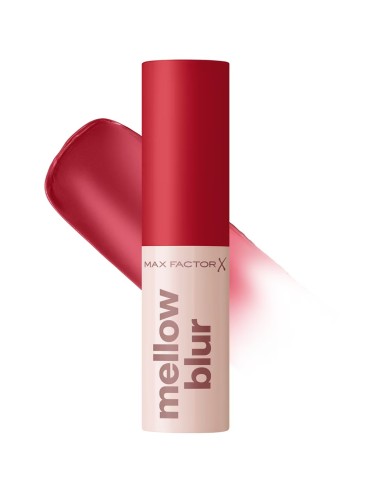 Labial mate rojo cereza profundo efecto difuminado
