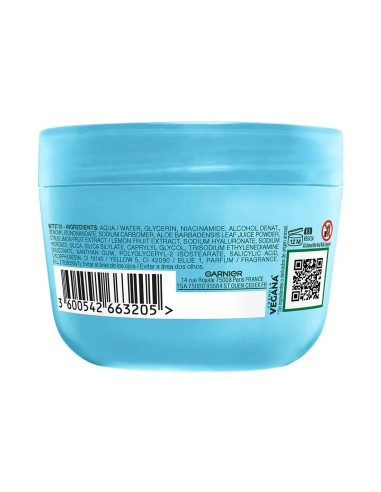 Vista posterior del envase Garnier Hyaluron Fresh & Plump con la lista de ingredientes y sello vegano