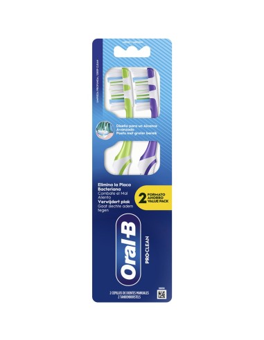 Blíster en formato ahorro Value Pack que contiene dos cepillos de dientes manuales Oral-B Pro-Clean de dureza media