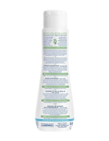 Baño de espuma para bebé con ingredientes de origen natural.