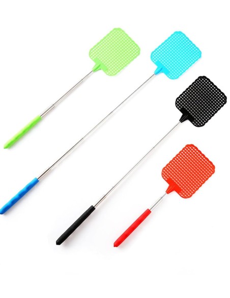 Cuatro unidades de la pala matamoscas telescópica Preben en colores verde, azul, negro y rojo mostrando sus mangos extensibles 
