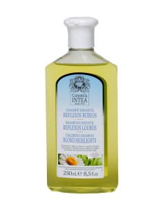 Vista frontal de la botella de champú de camomila para niños con extracto natural