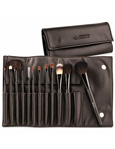 Manta profesional La Walkiria abierta con 12 pinceles de maquillaje y estuche plegado