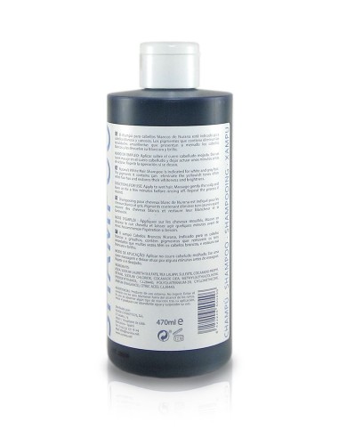 Botella de champú Nurana para cabellos blancos y grises con etiqueta blanca y azul